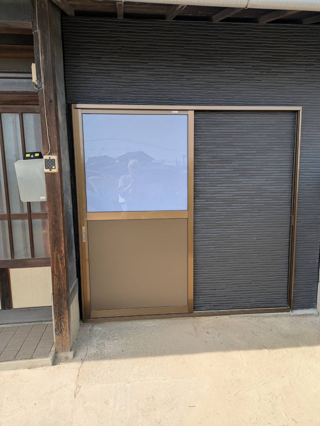 倉敷市連島  勝手口の修復作業の画像